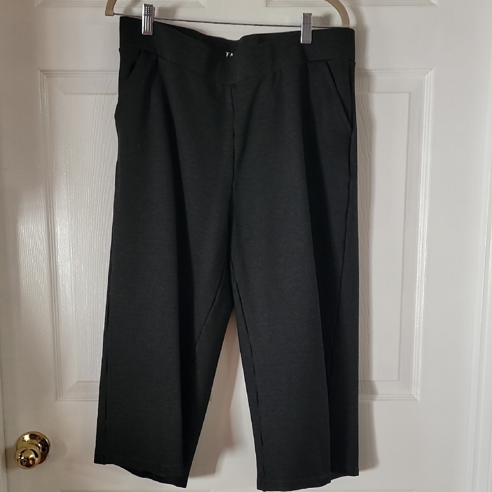 Women' Dark Grey/ Black Pants